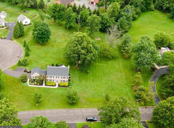 5758 BELMONT MANOR DR, PIPERSVILLE, PA 18947