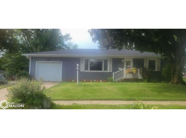 203 E Adams Street, Mount Ayr, IA 50854