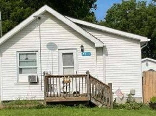 2210 S Term St, Burton, MI 48519