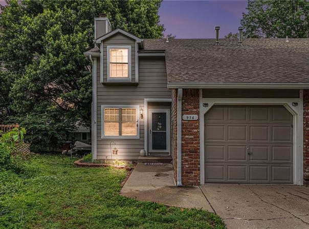 916 Alma Court, Lawrence, KS 66049