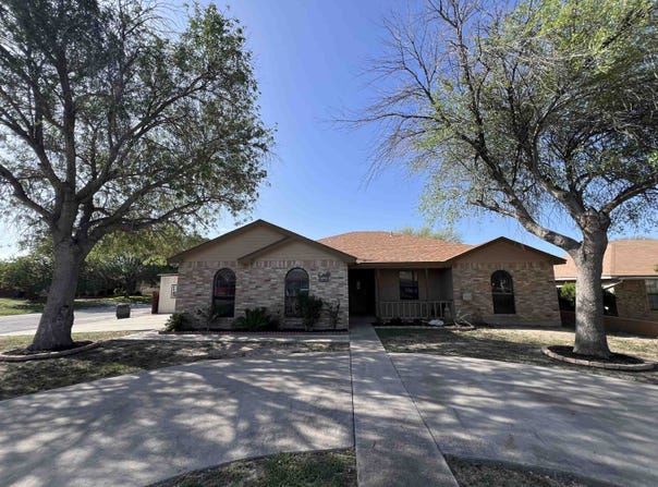 700 W 11th, Del Rio, TX 78840