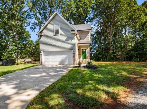 2410 Cedar Lane, Kernersville, NC 27284