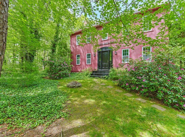 16 Grand Oak Road, Forestdale, MA 02644