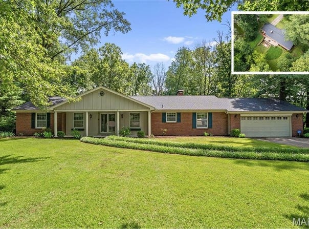 19 Saint Joseph Drive, Lebanon, IL 62254
