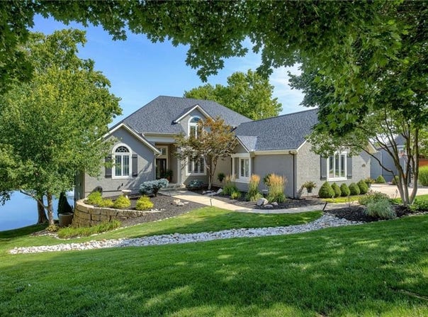 9520 W 146th Street, Overland Park, KS 66221