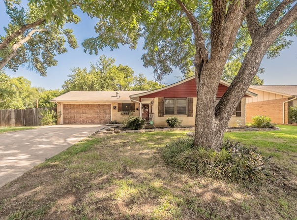 612 Bayless Drive, Euless, TX 76040