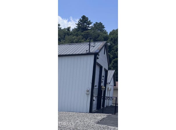 501 S Center St, Richlands, VA 24641