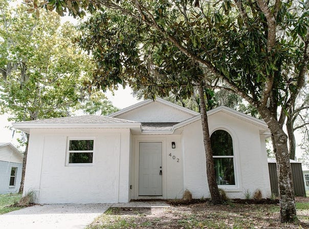 402 BENTON LANE, EUSTIS, FL 32726