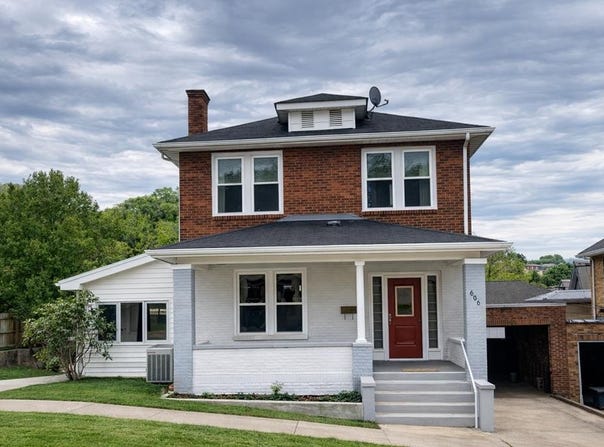 606 Dickenson, Williamson, WV 25661