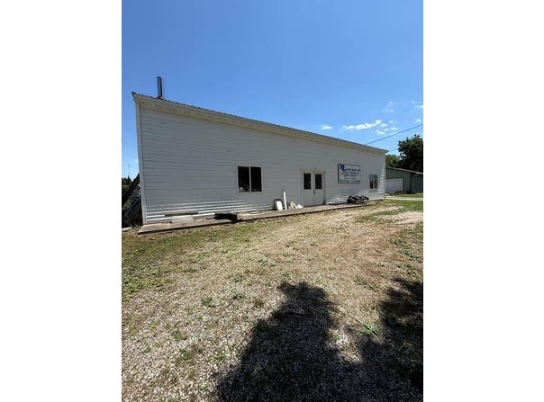 311 9th St, Rockwell City, IA 50579