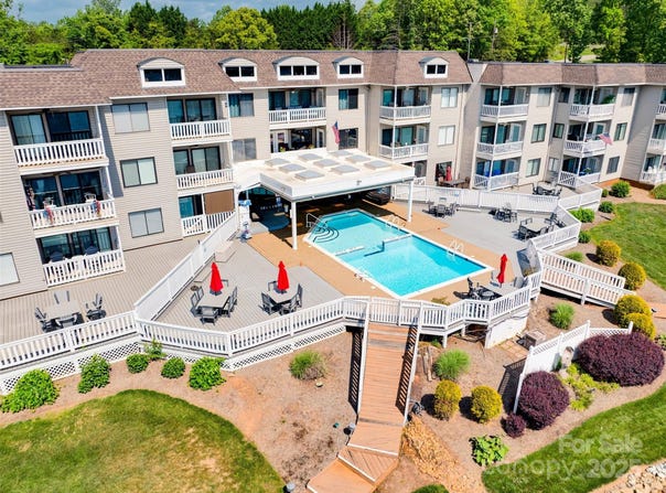 7831 Spinnaker Bay Drive unit: 106, Sherrills Ford, NC 28673
