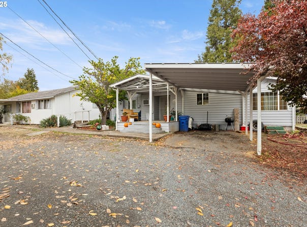 2414 BROCKWAY Rd, Winston, OR 97496