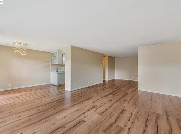 121 Buckingham Dr, Santa Clara, CA 95051