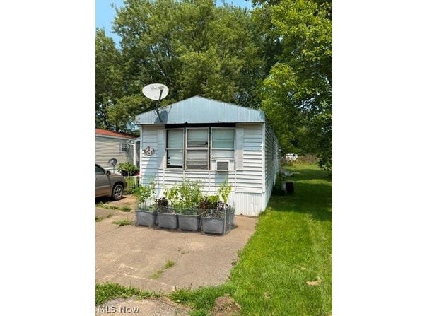 Kings Drive SW, Warren, OH 44481