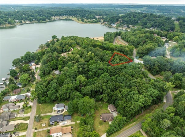 E Mohawk Drive unit: 243, Malvern, OH 44644