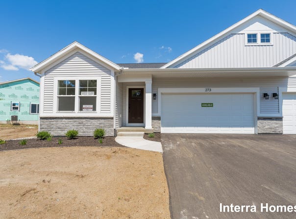 273 Hickory Valley Drive, Kalamazoo, MI 49009