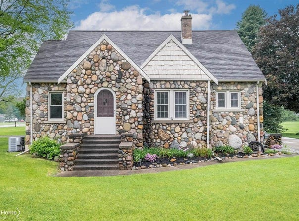 6005 N Seymour Road, Flushing, MI 48433