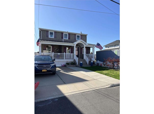 11 East Avenue, Lawrence, NY 11559