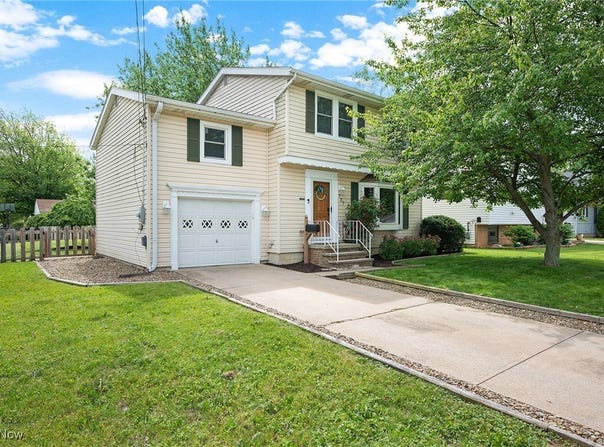 757 Abbe Road N, Elyria, OH 44035