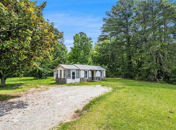 1186 Eastview Road NE, Conyers, GA 30012
