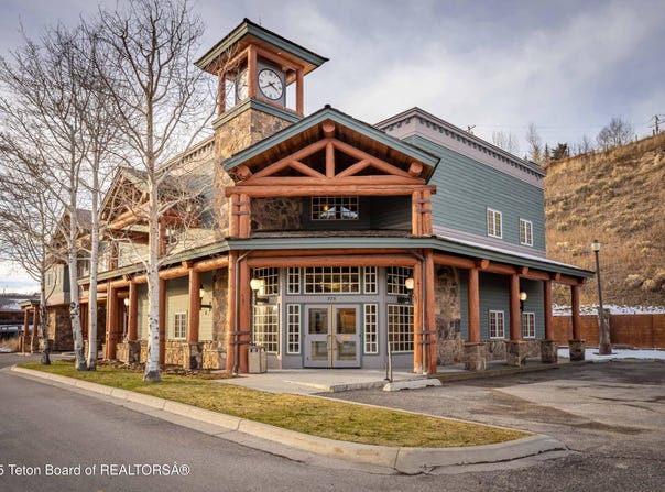 975 W BROADWAY Avenue, Jackson, WY 83001