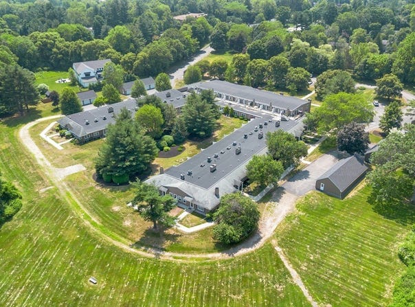75 Page Rd, Bedford, MA 01730