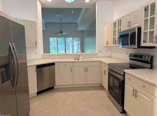 8206 Sanctuary Dr, NAPLES, FL 34104