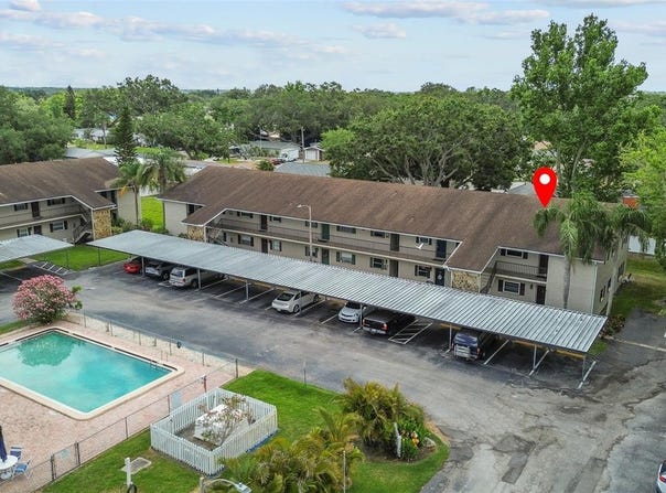 9821 113TH STREET, SEMINOLE, FL 33772