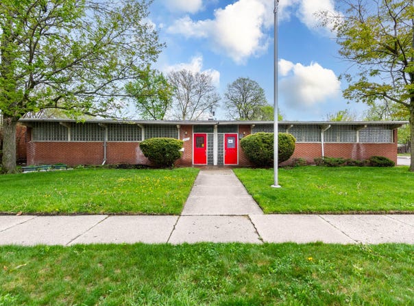 20800 LeFever Avenue, Warren, MI 48091