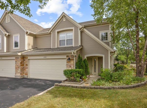 2920 OAK Court, Schaumburg, IL 60193
