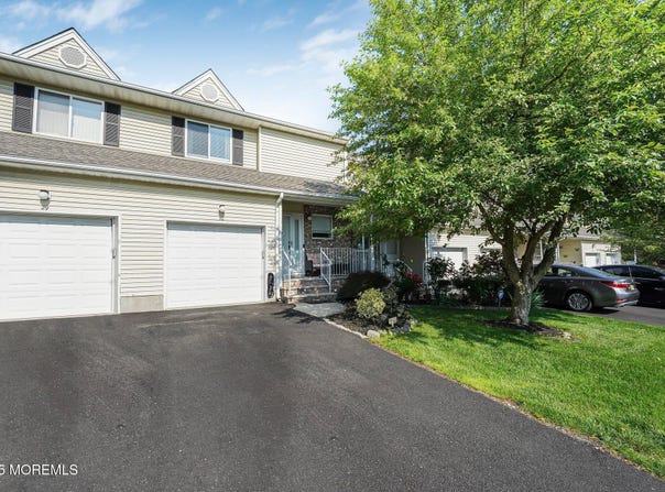 30 Forest Garden Drive, Matawan, NJ 07747
