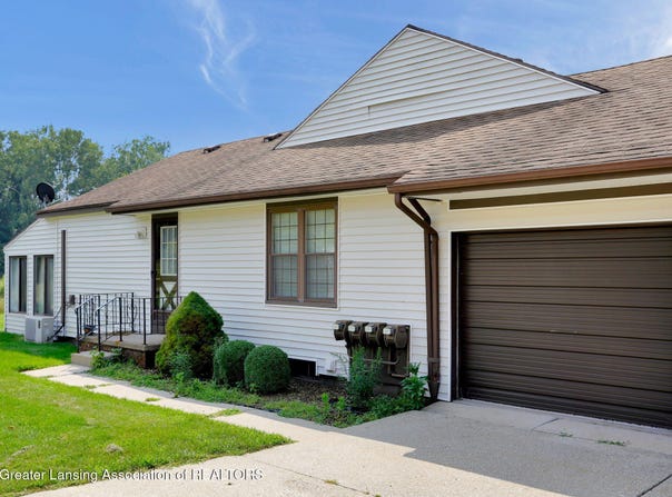 508 Red Cedar, Williamston, MI 48895