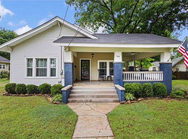 809 N Oak Street, Morrilton, AR 72110