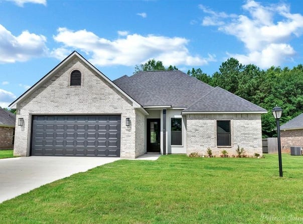 8142 MYRTLEWOOD Drive, Greenwood, LA 71033