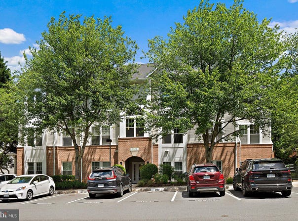 1519 N POINT Drive, RESTON, VA 20194