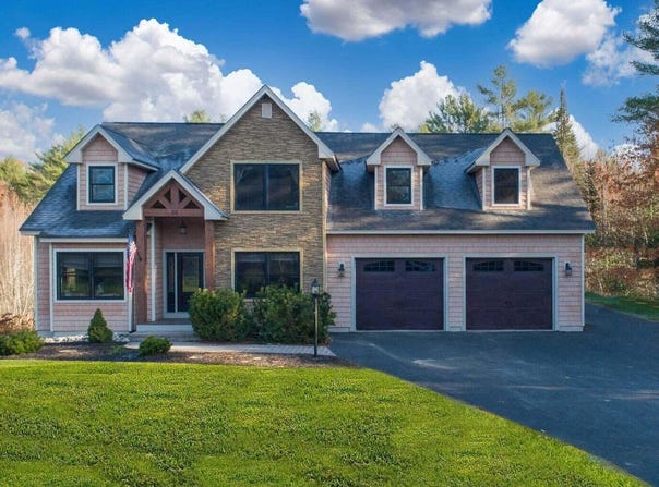 30 Woodhaven Drive, Lewiston, ME 04240