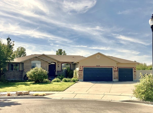 5119 PINE LAUREL Ln W, West Jordan, UT 84081