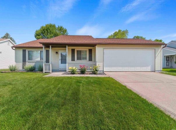 8423 Lionsgate Run, Fort Wayne, IN 46835