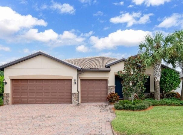 739 SE Villandry Way, Port Saint Lucie, FL 34984