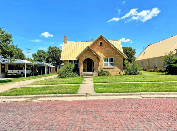 609 S Grinnell Street, Perryton, TX 79070