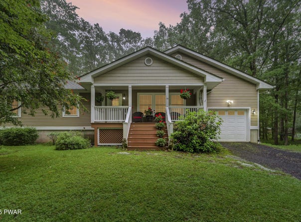 136 Weasel Road, Dingmans Ferry, PA 18328