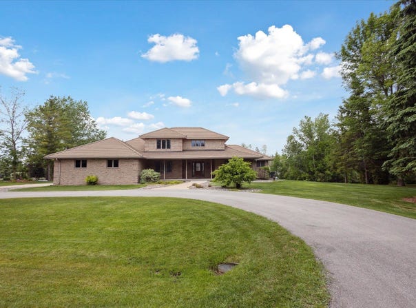 W175 LAKE SANDIA Drive, KRAKOW, WI 54137