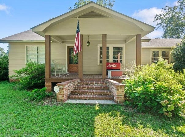 693 Joe Perrett Rd., Laurel, MS 39443