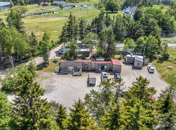 40 North Road, Swans Island, ME 04685