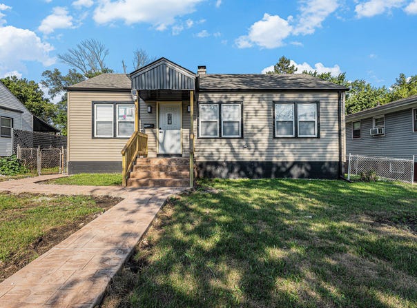 831 Garfield Street, Gary, IN 46404