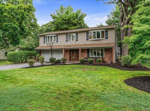 68 Butterfield Drive, Greenlawn, NY 11740