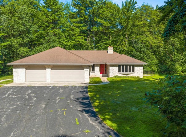 1444 N TIMBER Trail, SUAMICO, WI 54173-0320