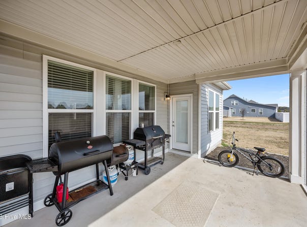 104 Ashbee Court, Moyock, NC 27958