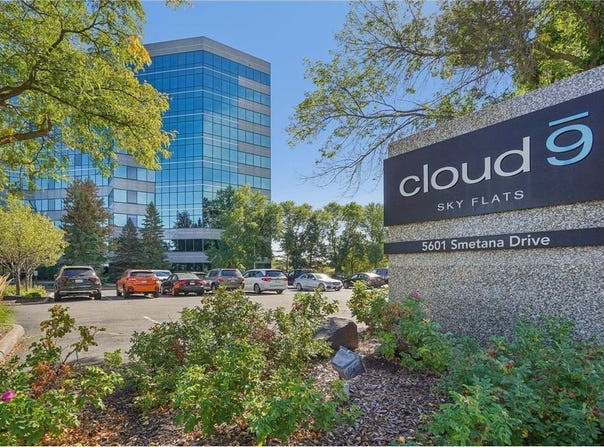 5601 Smetana Drive, Minnetonka, MN 55343