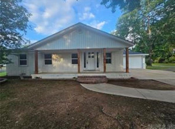 612 N Greenwich Ave, Russellville, AR 72801
